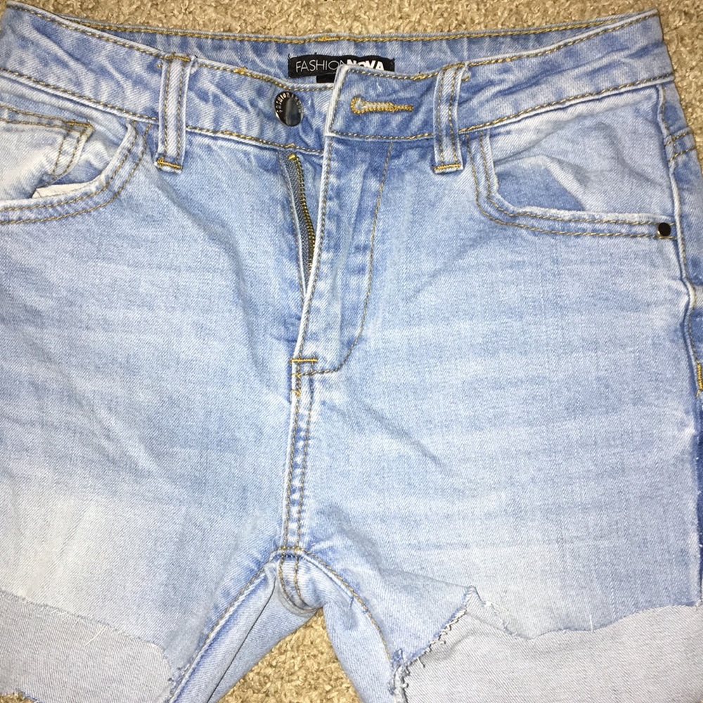 DESTROYED DENIM SHORTS